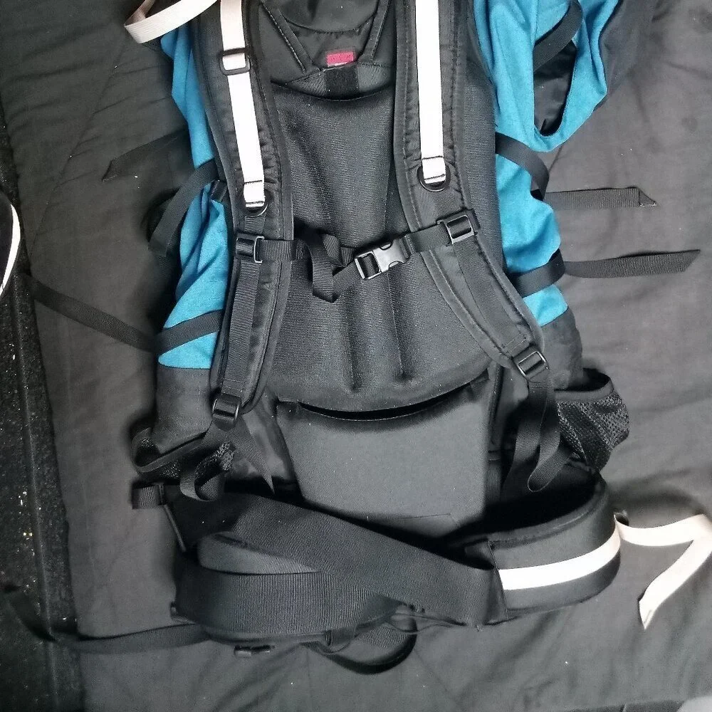 The North Face Lookout Hiking Camping Backpack